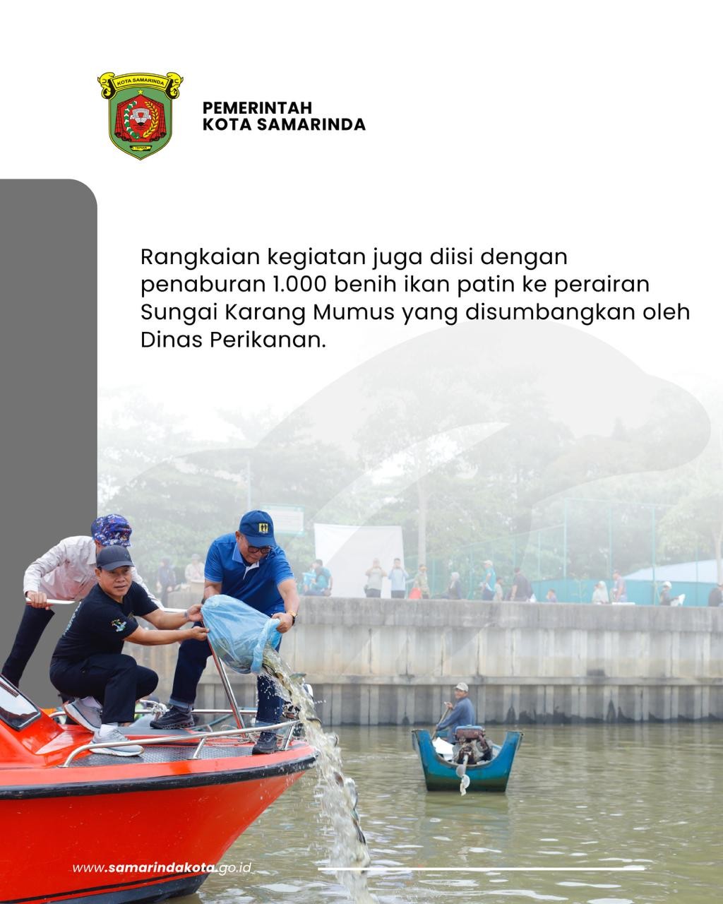Gerakan Perahu Ketinting Pungut Sampah, Wawali Saefuddin Zuhri Susur Sungai Karang Mumus Ajak Warga Jaga Kebersihan