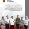 Saefuddin Zuhri Serahkan Bantuan Paket Nutrisi PT Indomarco Prismatama kepada Warga Samarinda Ulu